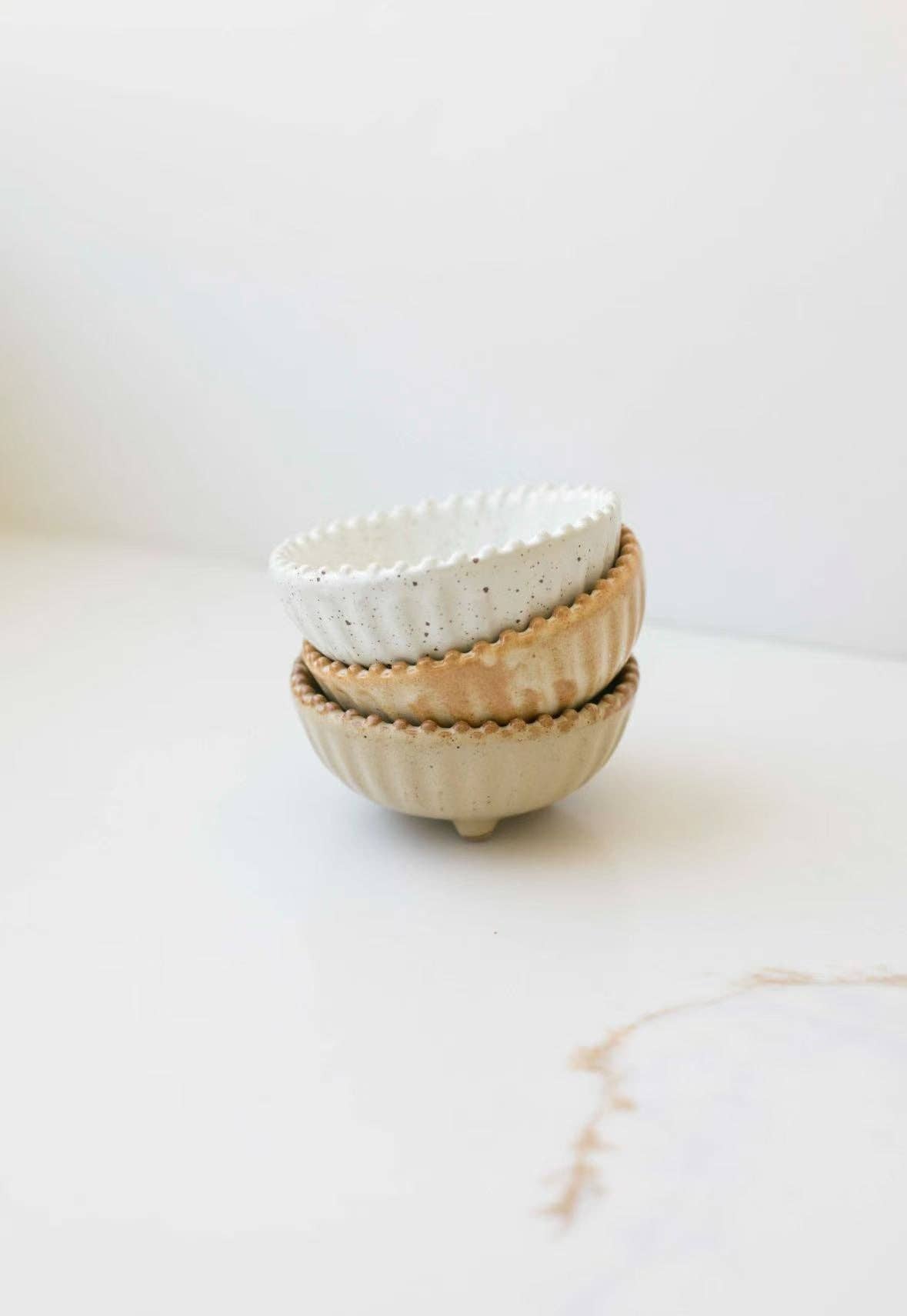 Ruffled Edge Ceramic Pinch Bowls: White