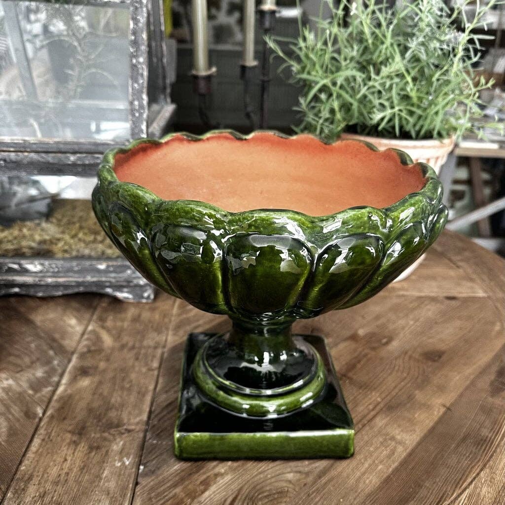 Honeychurch Provence Green Scalloped Pedestal Bowl