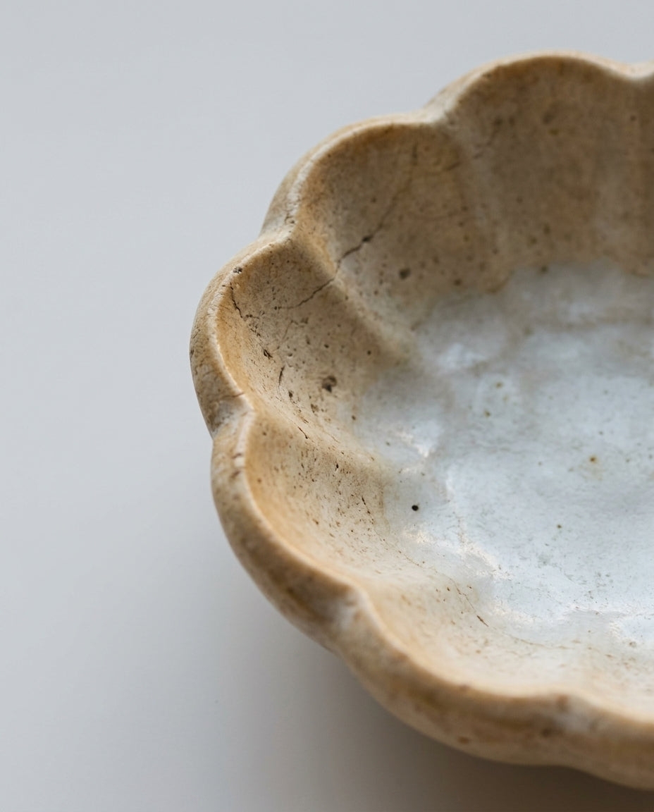 Home Decor / Pinch Bowl — Texture Close-up | Generated by Modelize