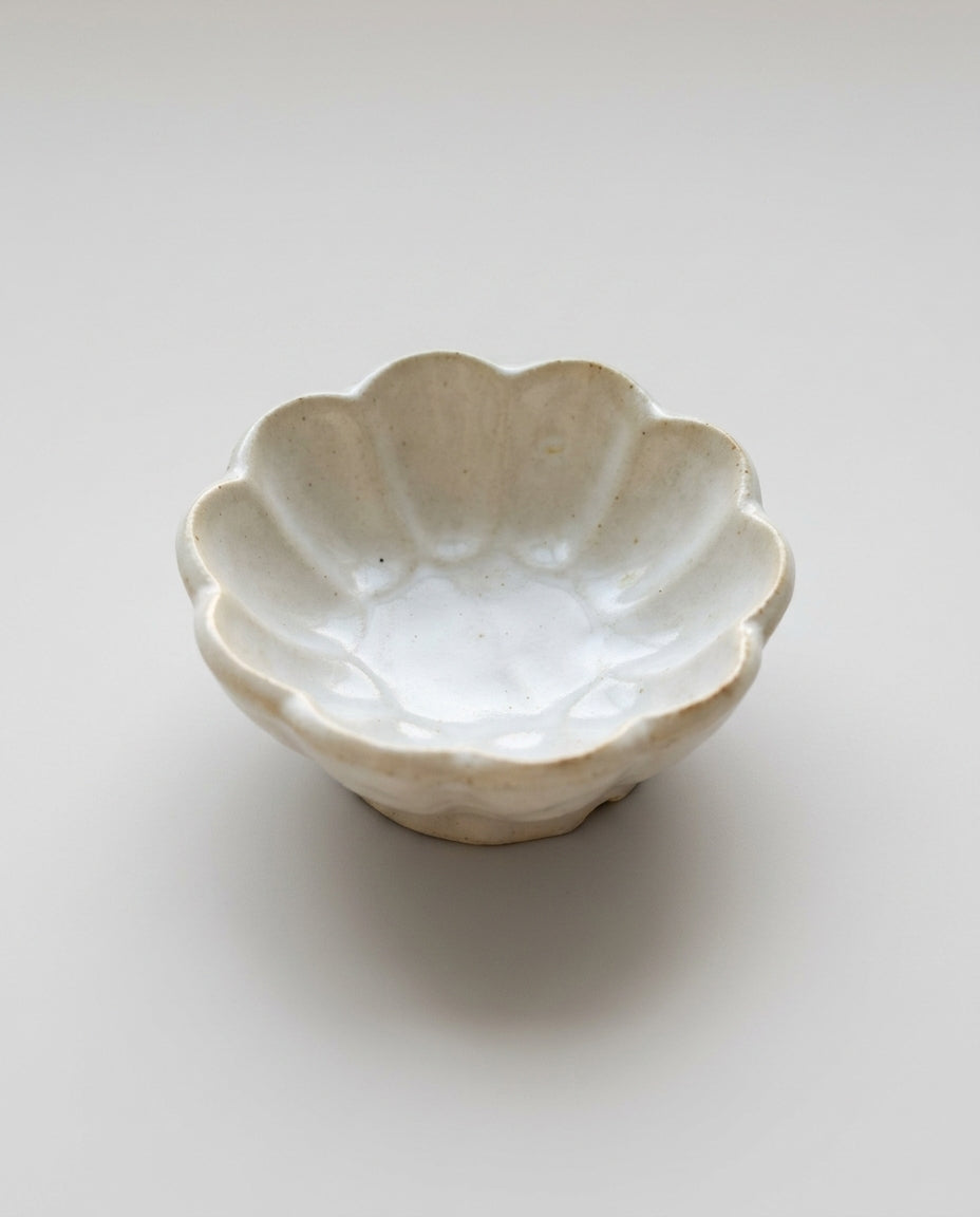 Ceramic Pinch Bowl — Angled Studio Shot | Generated by Modelize