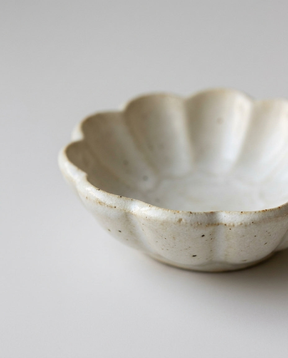 Ceramic pinch bowl — Texture Close-up | Generated by Modelize