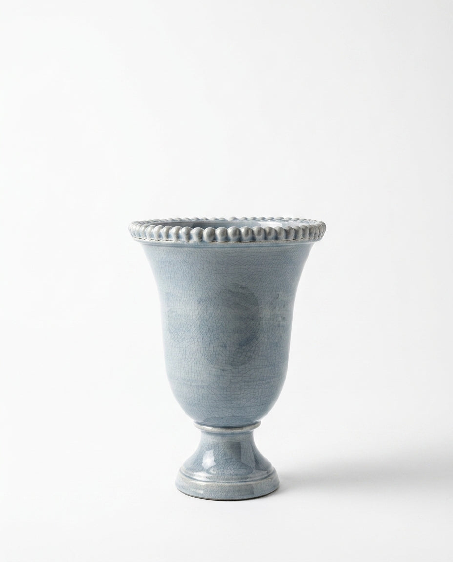 Ceramic vase — Clean Studio Packshot | Generated by Modelize