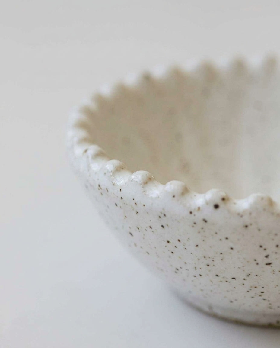 Ceramic pinch bowl — Artisanal Detail | Generated by Modelize